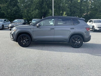 2024 Volkswagen Taos 1.5T SE Black