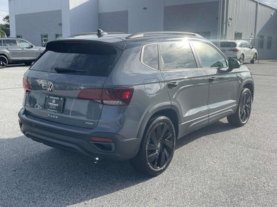 2024 Volkswagen Taos 1.5T SE Black