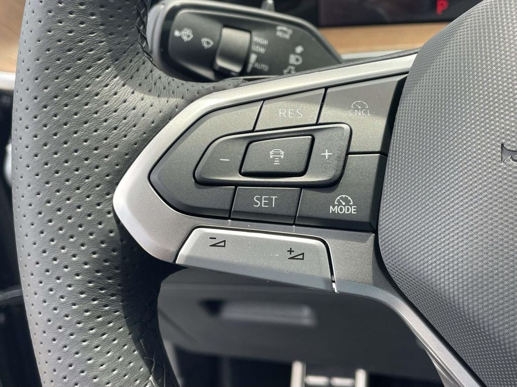 2026 Volkswagen Tiguan 2.0T SEL R-Line Turbo