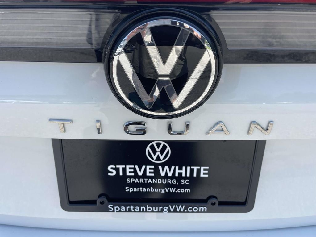 2026 Volkswagen Tiguan 2.0T SEL R-Line
