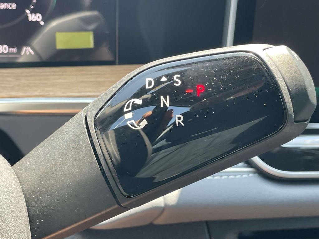 2026 Volkswagen Tiguan 2.0T SEL R-Line