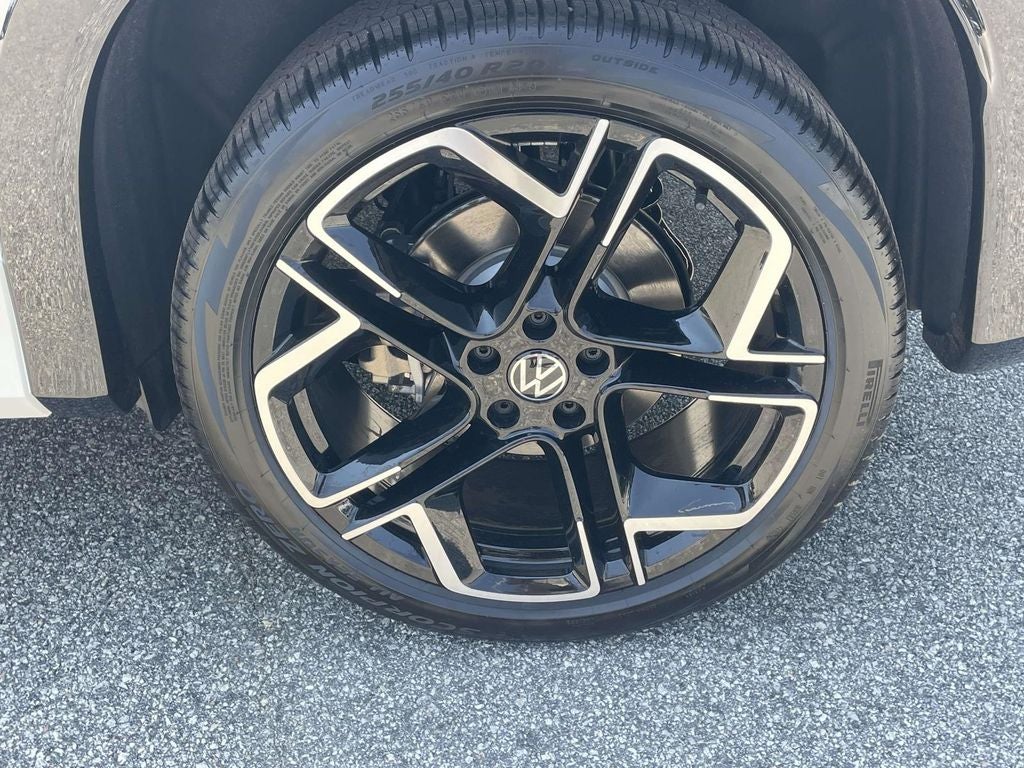 2026 Volkswagen Tiguan 2.0T SEL R-Line