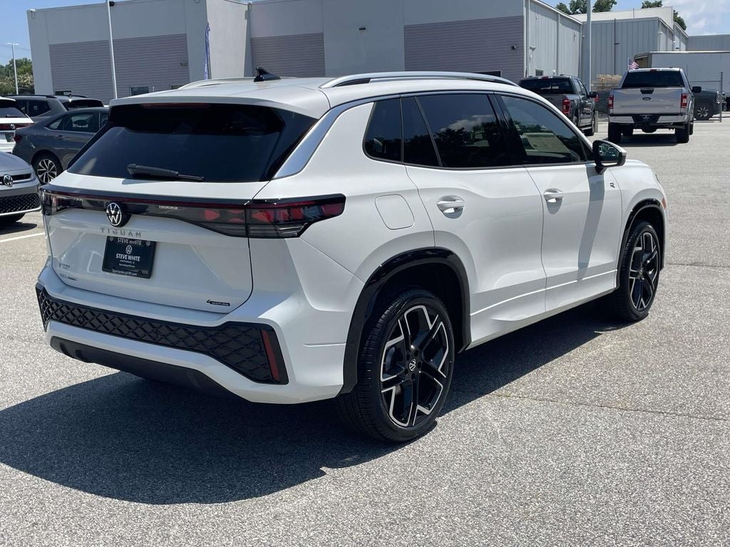 2026 Volkswagen Tiguan 2.0T SEL R-Line
