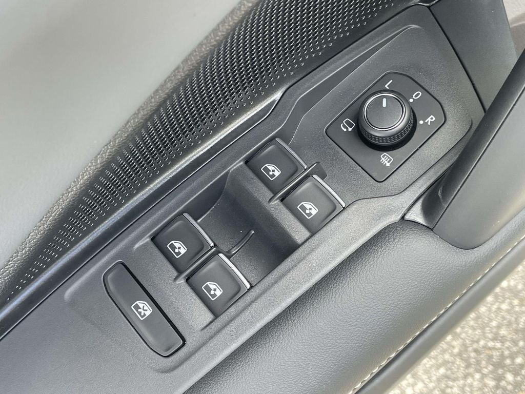 2026 Volkswagen Tiguan 2.0T SEL R-Line Turbo
