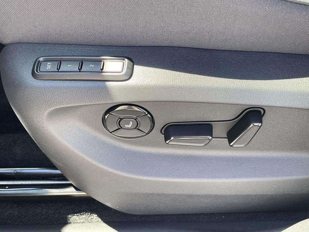 2026 Volkswagen Tiguan 2.0T SEL R-Line Turbo