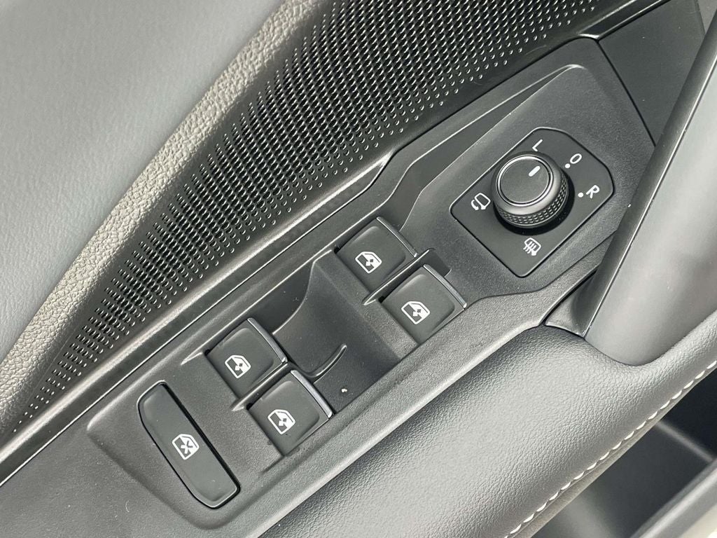 2026 Volkswagen Tiguan 2.0T SEL R-Line Turbo