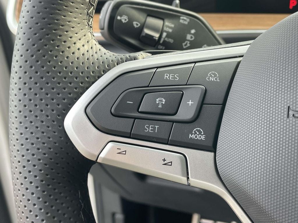 2026 Volkswagen Tiguan 2.0T SEL R-Line Turbo