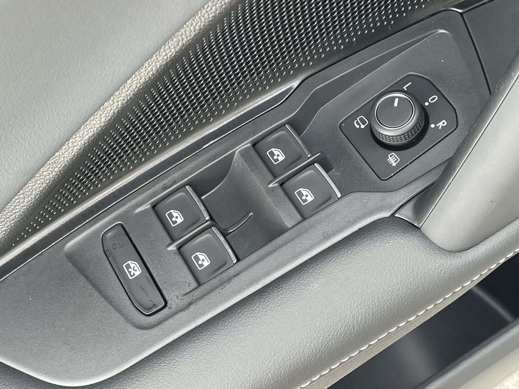 2026 Volkswagen Tiguan 2.0T SEL R-Line Turbo