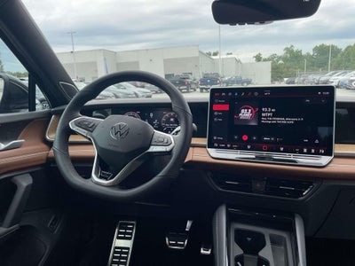 2026 Volkswagen Tiguan 2.0T SEL R-Line