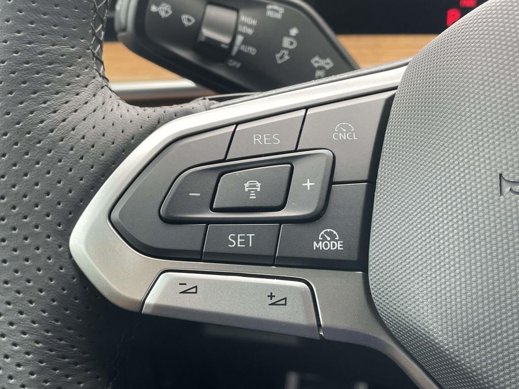 2026 Volkswagen Tiguan 2.0T SEL R-Line