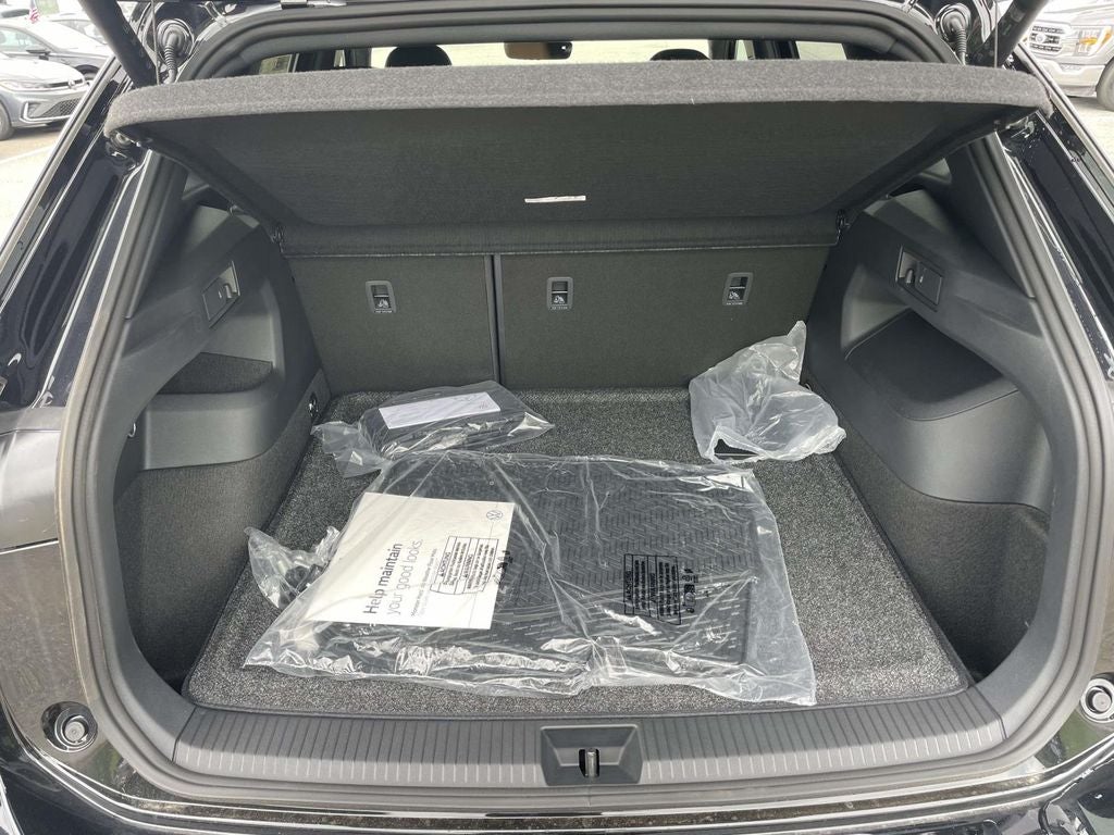 2026 Volkswagen Tiguan 2.0T SEL R-Line