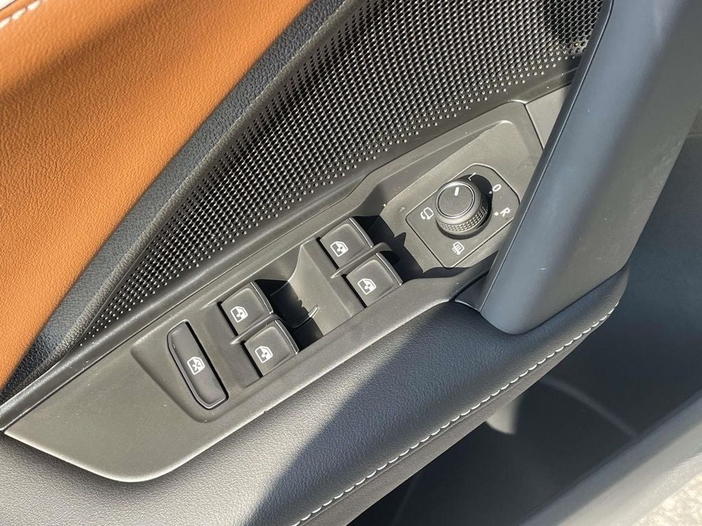 2026 Volkswagen Tiguan 2.0T SEL R-Line Turbo