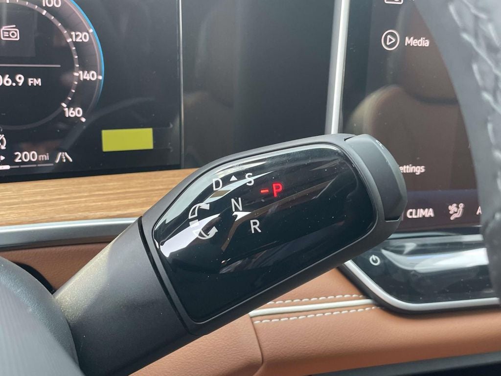 2026 Volkswagen Tiguan 2.0T SEL R-Line Turbo