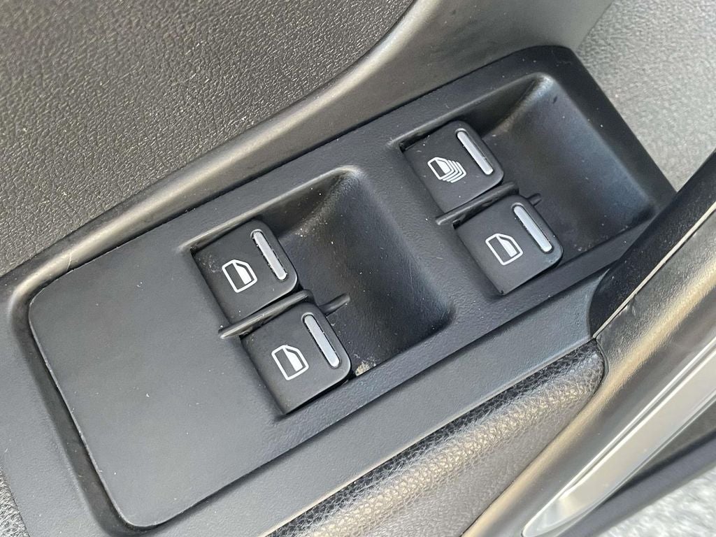 2019 Volkswagen Beetle Convertible Base