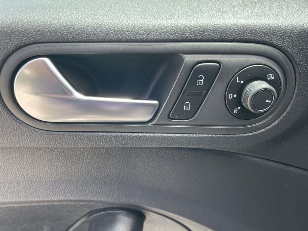 2018 Volkswagen Beetle Base
