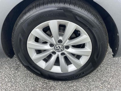 2018 Volkswagen Beetle Base