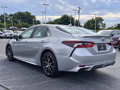 2024 Toyota Camry SE