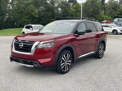 2025 Nissan Pathfinder Platinum
