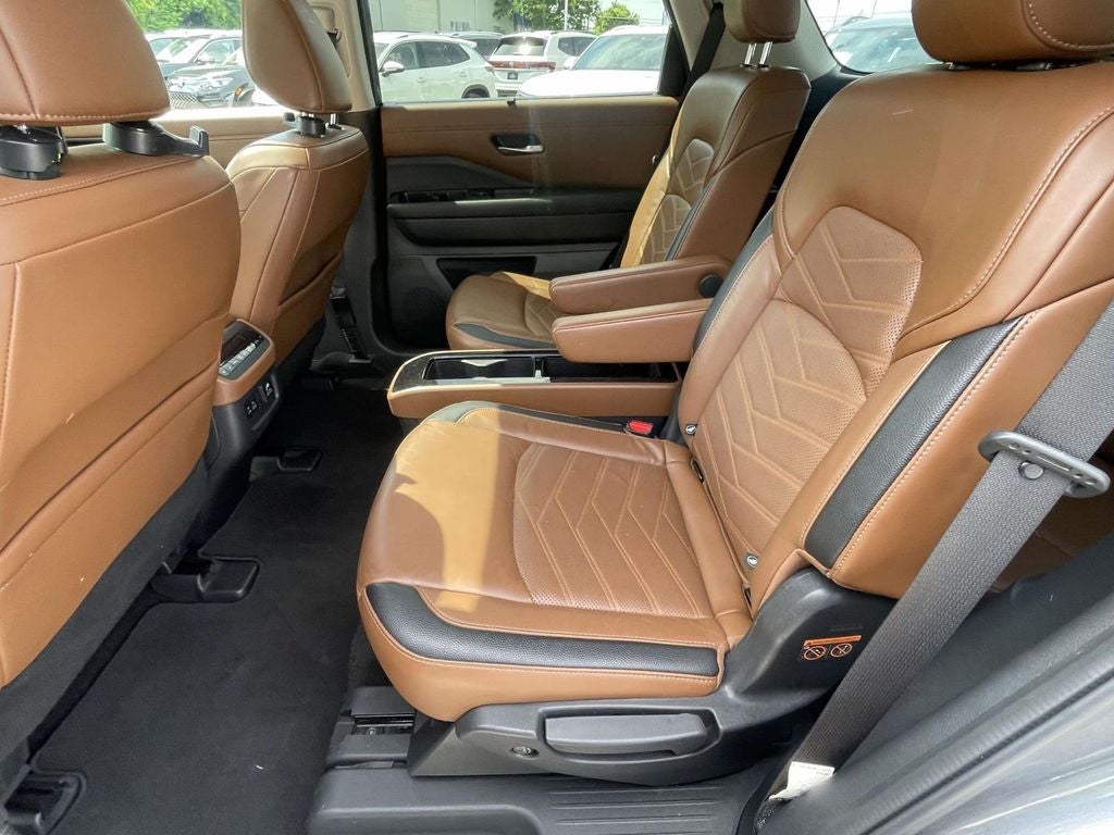 2022 Nissan Pathfinder Platinum