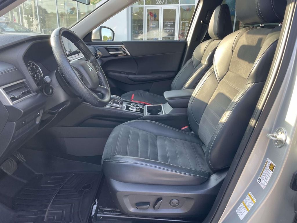 2022 Mitsubishi Outlander SE