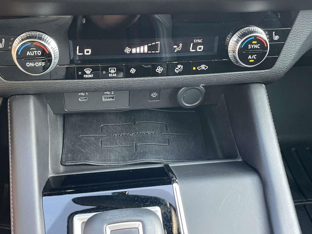 2022 Mitsubishi Outlander SE