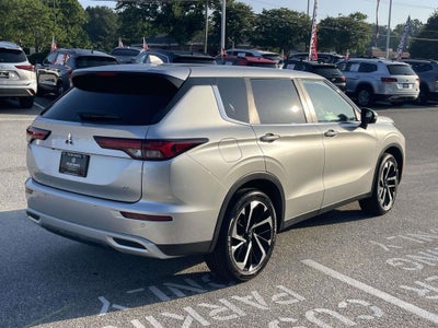 2022 Mitsubishi Outlander SE