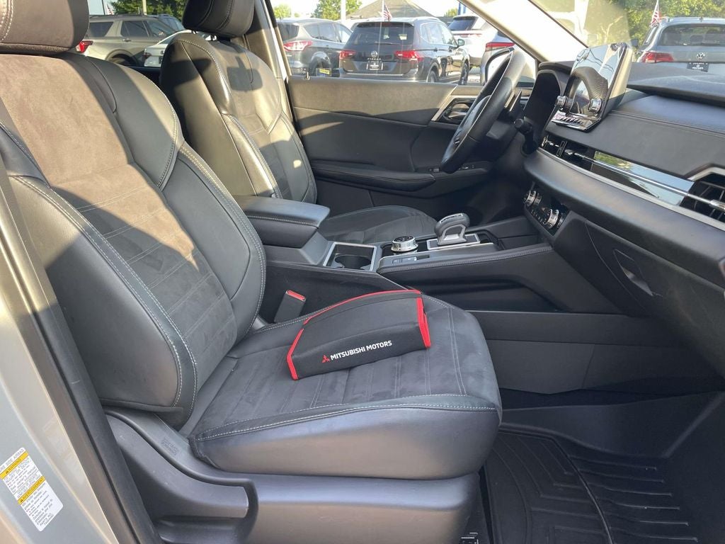 2022 Mitsubishi Outlander SE