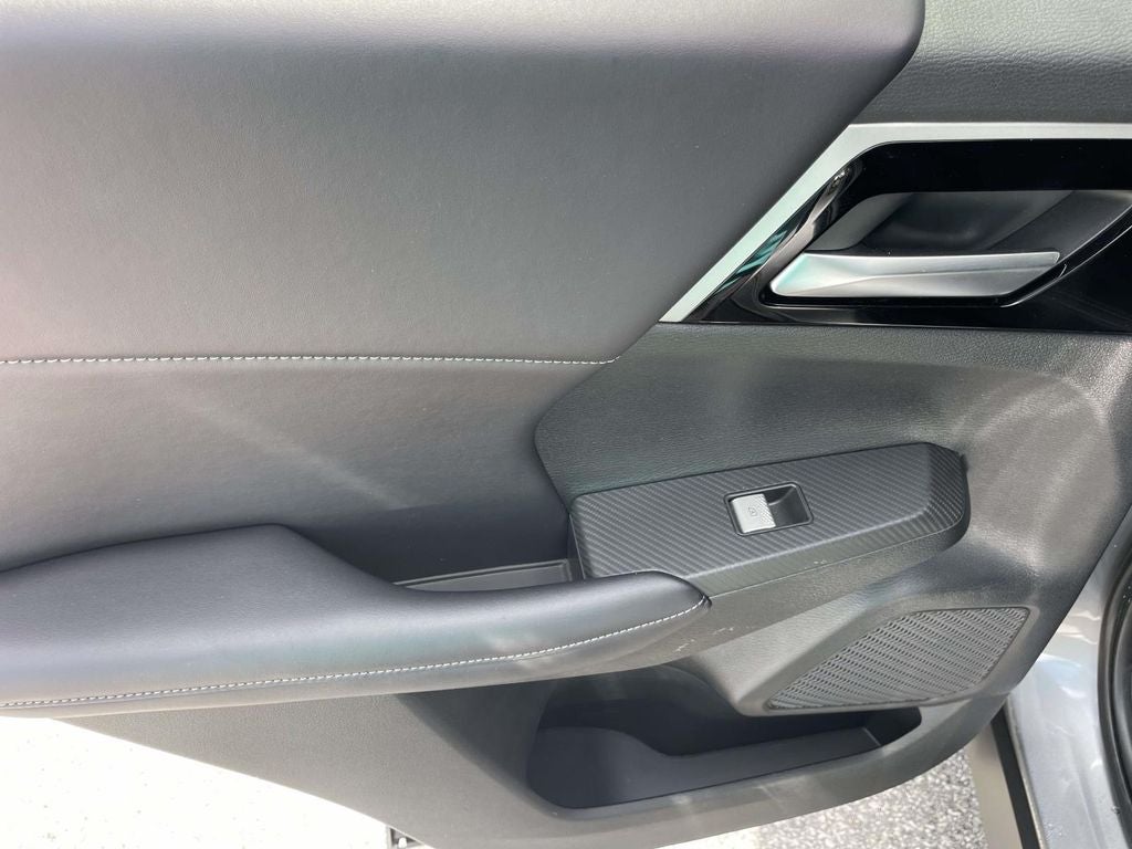2024 Mitsubishi Outlander Base