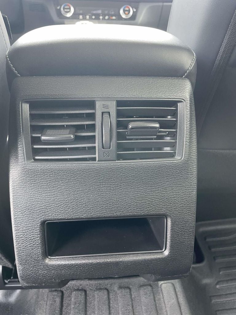 2024 Mitsubishi Outlander Base