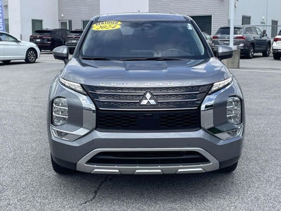 2024 Mitsubishi Outlander Base