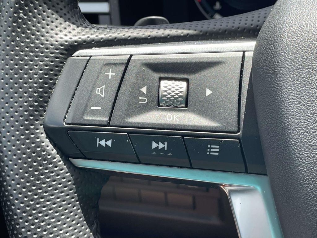 2024 Mitsubishi Outlander Base