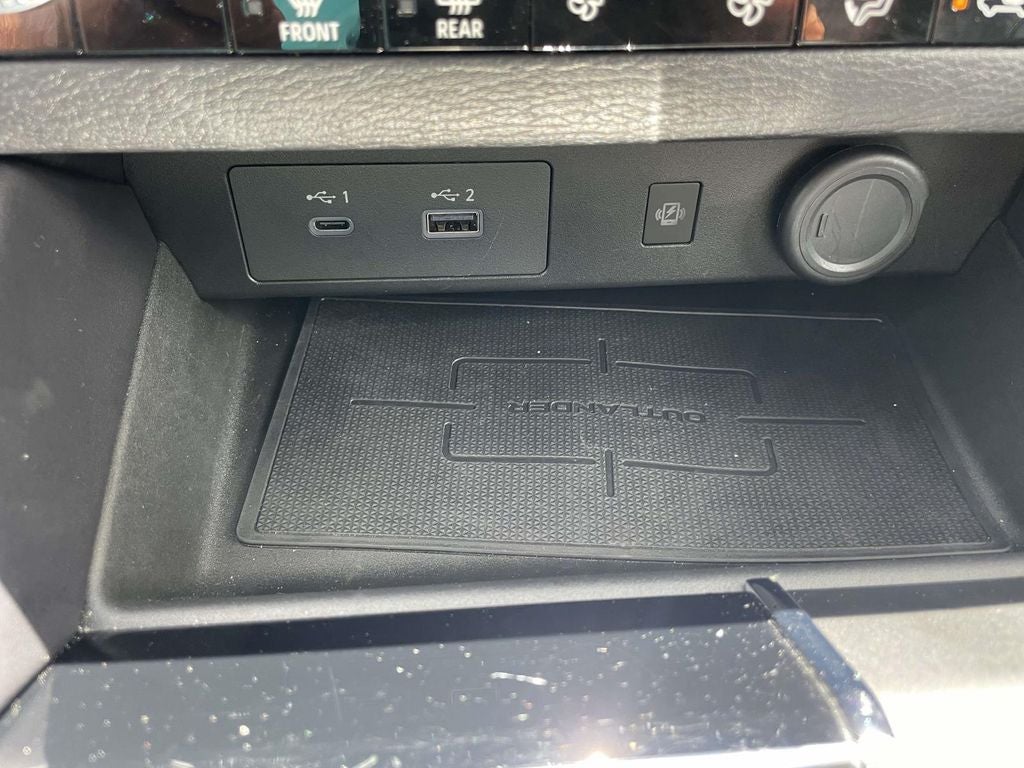 2024 Mitsubishi Outlander Base