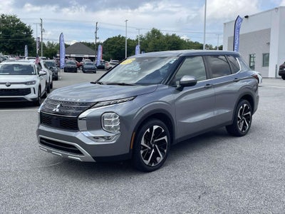 2024 Mitsubishi Outlander Base