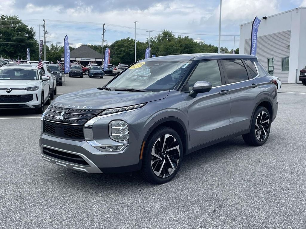 2024 Mitsubishi Outlander Base