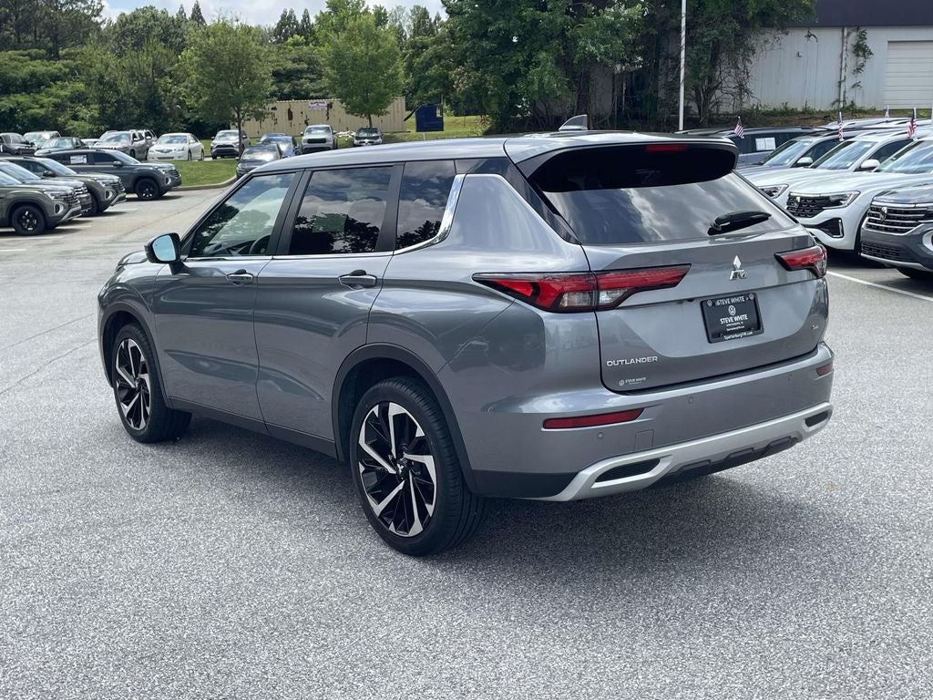 2024 Mitsubishi Outlander Base