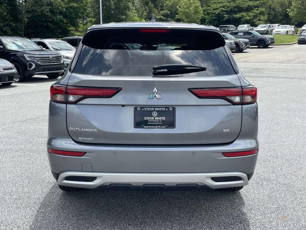 2024 Mitsubishi Outlander Base