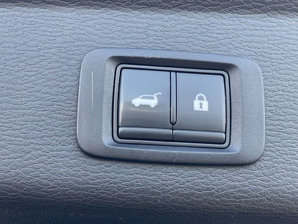 2022 Mitsubishi Outlander Base
