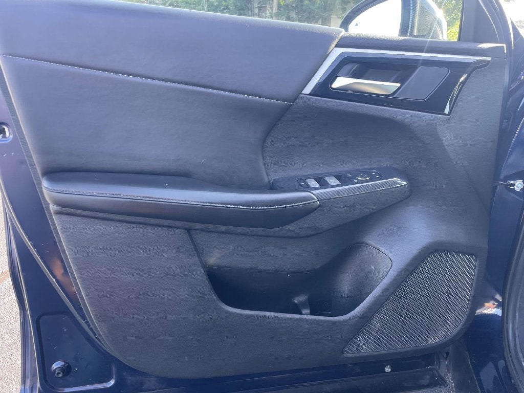 2022 Mitsubishi Outlander Base