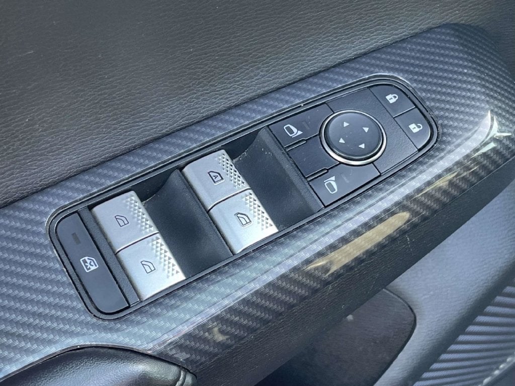 2022 Mitsubishi Outlander Base