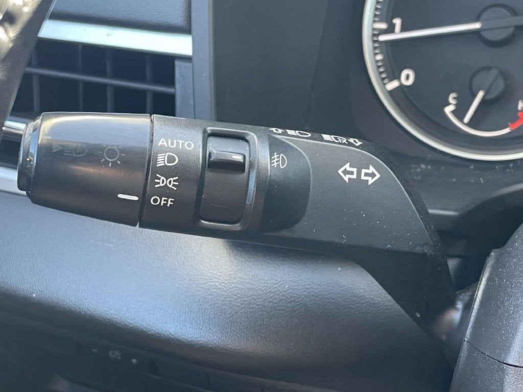 2022 Mitsubishi Outlander Base