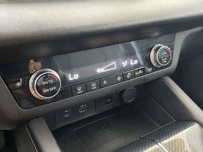 2022 Mitsubishi Outlander Base