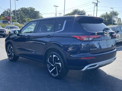 2022 Mitsubishi Outlander Base