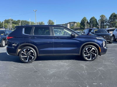 2022 Mitsubishi Outlander Base