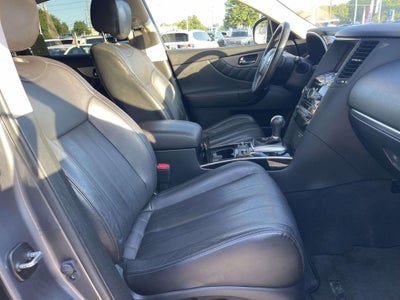 2017 INFINITI QX70 Base
