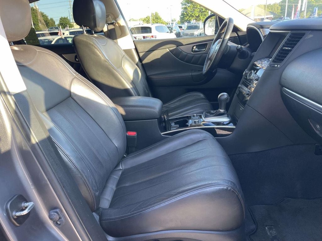 2017 INFINITI QX70 Base