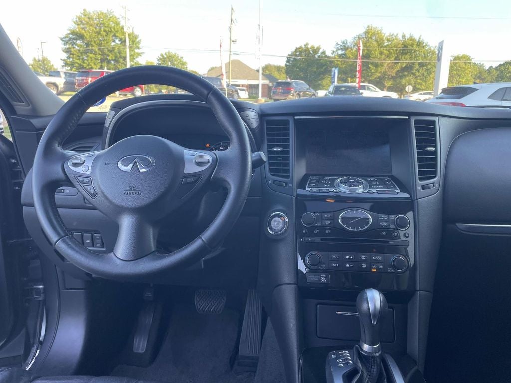 2017 INFINITI QX70 Base