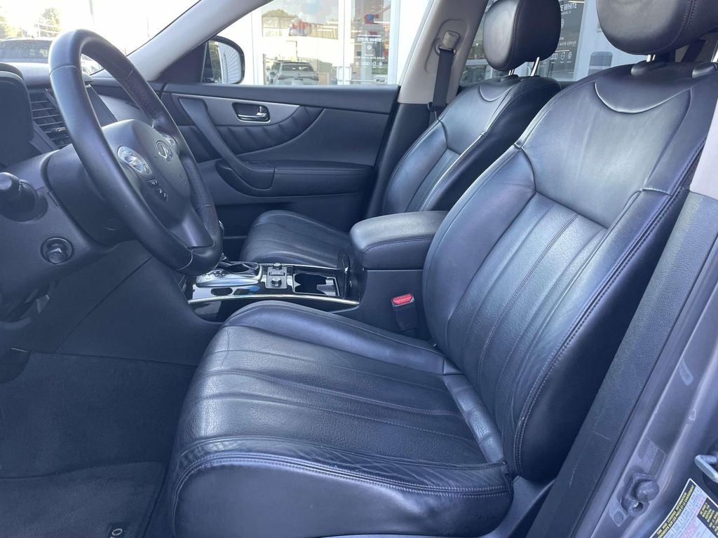 2017 INFINITI QX70 Base