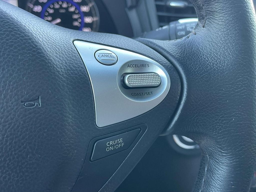 2017 INFINITI QX70 Base
