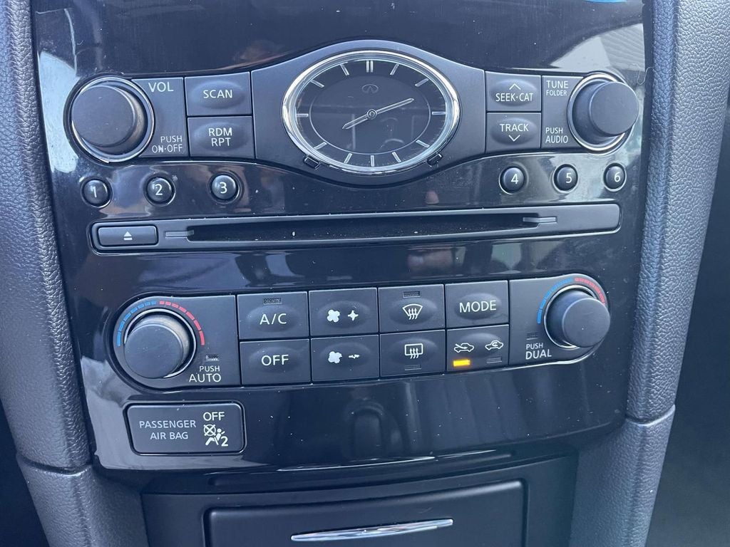 2017 INFINITI QX70 Base