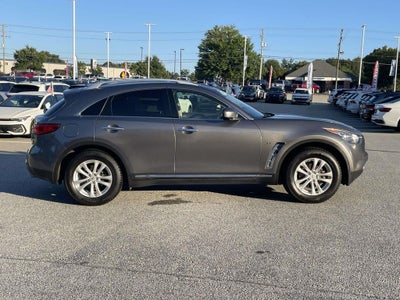 2017 INFINITI QX70 Base